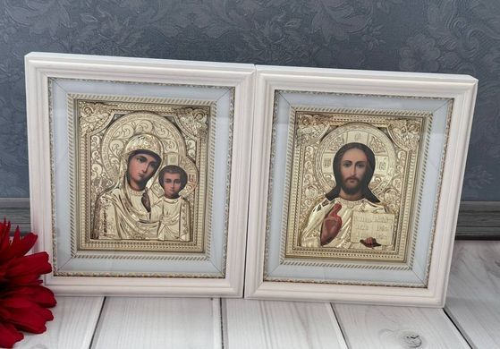 Ікони пара вінчальна Спаситель Казанська в дерев'яному білому кіоті під склом золото 25*22 см