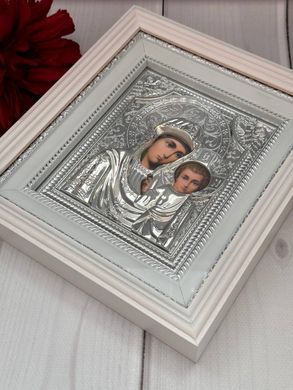 Иконы пара венчальная Спаситель Казанская в деревянном белом киоте под стеклом в серебре 22*25 см