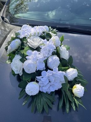 Весільна прикраса на машину композиція з квітів на присосках 295ек1